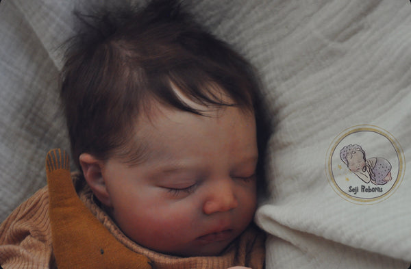 Poupée Reborn Johanna Awake – 50 Cm, Vinyle, Yeux Marrons, Cheveux Châtain Clair, Peau Foncée, France